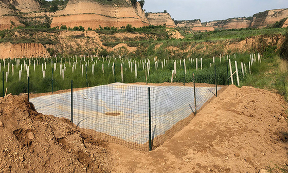 पहाड़ी क्षेत्र सतत कृषि समाधानों के लिए वर्षा जल संग्रहण जल भंडारण टैंक