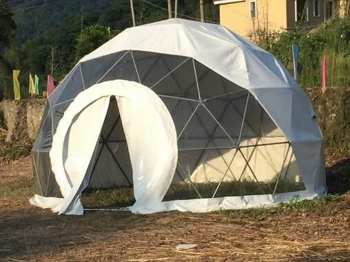 स्टील पाइप और पारदर्शी कवर के साथ 5M लक्जरी भूगर्भीय गुंबद तम्बू गुंबद पार्टी तम्बू