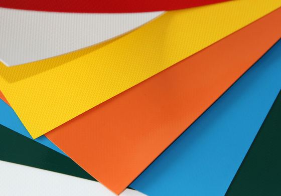 0.90 मिमी एंटी यूवी वाटरप्रूफ पीवीसी लेमिनेटेड टारपॉलिन के लिए inflatable नाव उच्च शक्ति सामग्री